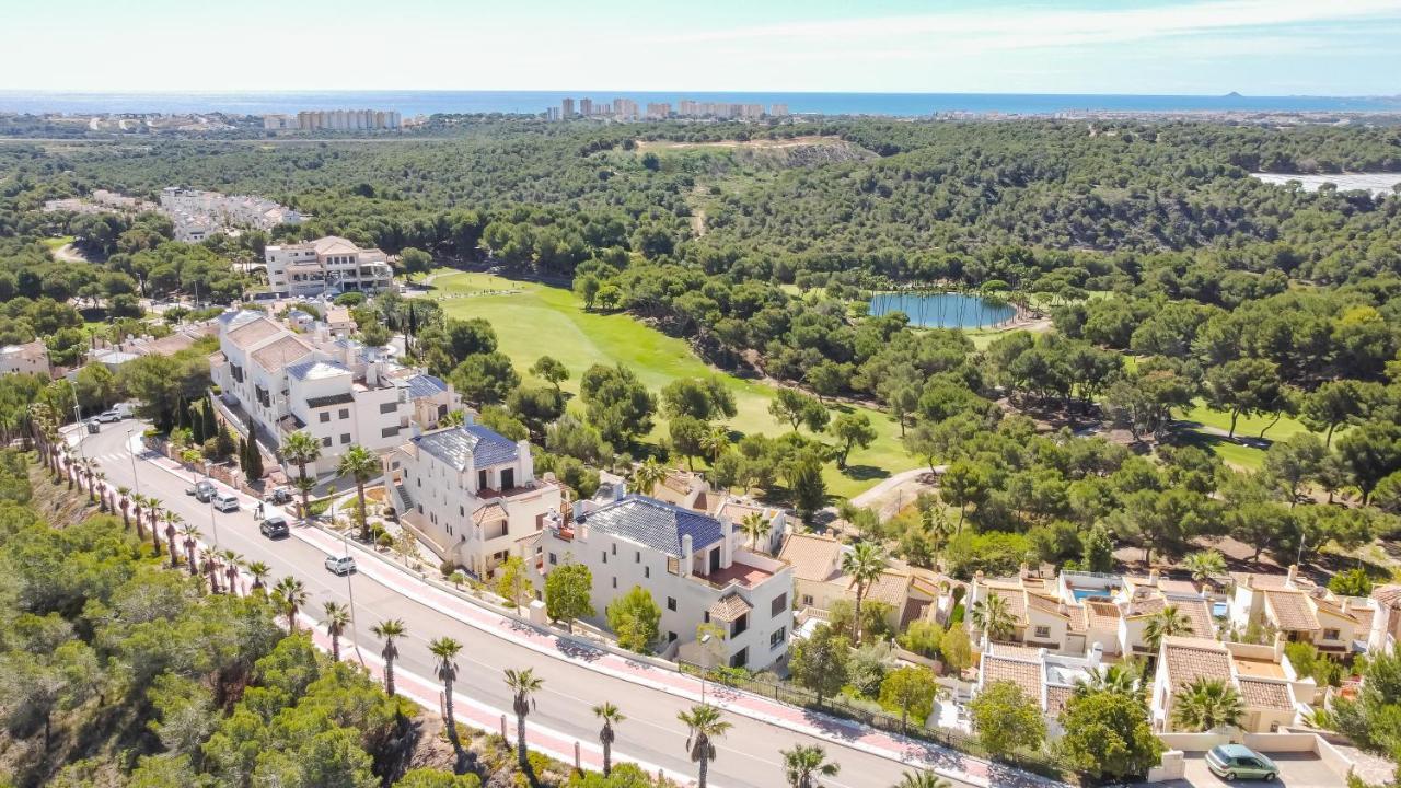 Altamira Orihuela Costa Golf, Ramblas